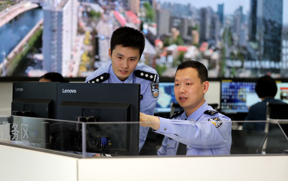 2007年,从中国人民公安大学计算机科学与技术专业毕业后,他入职北京