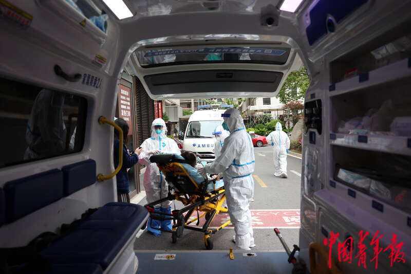 上海28岁急救医生:我没有任何理由说苦说累|医生|急救|救护车_新浪