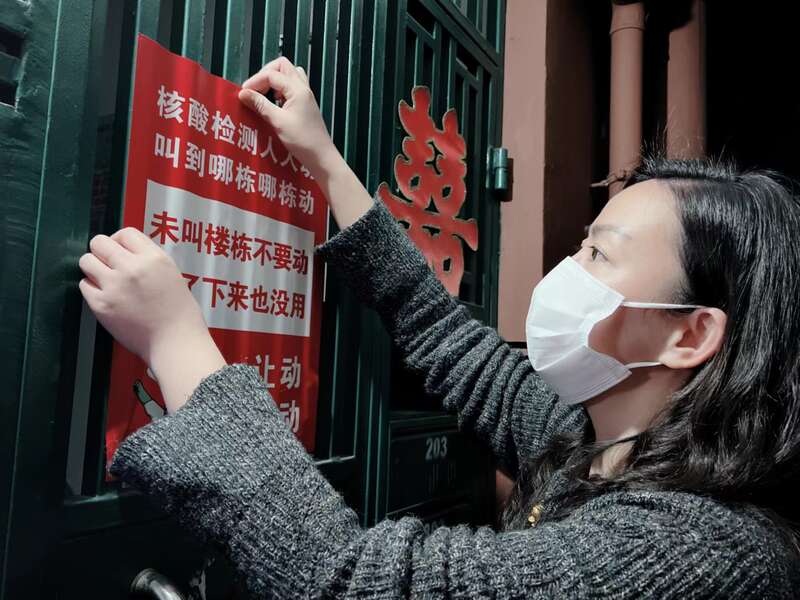 上海铁路的列车长成了独居老人们的劳模“孙女”