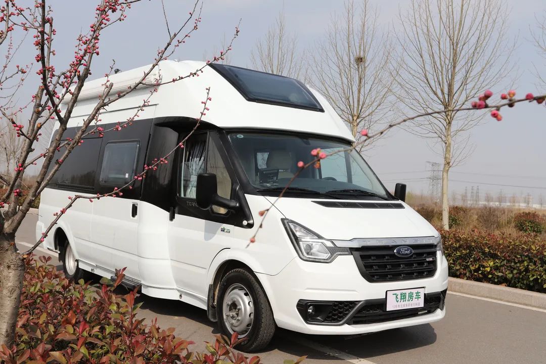 配置细节全部拉满飞翔铁cplus跨界房车新选择