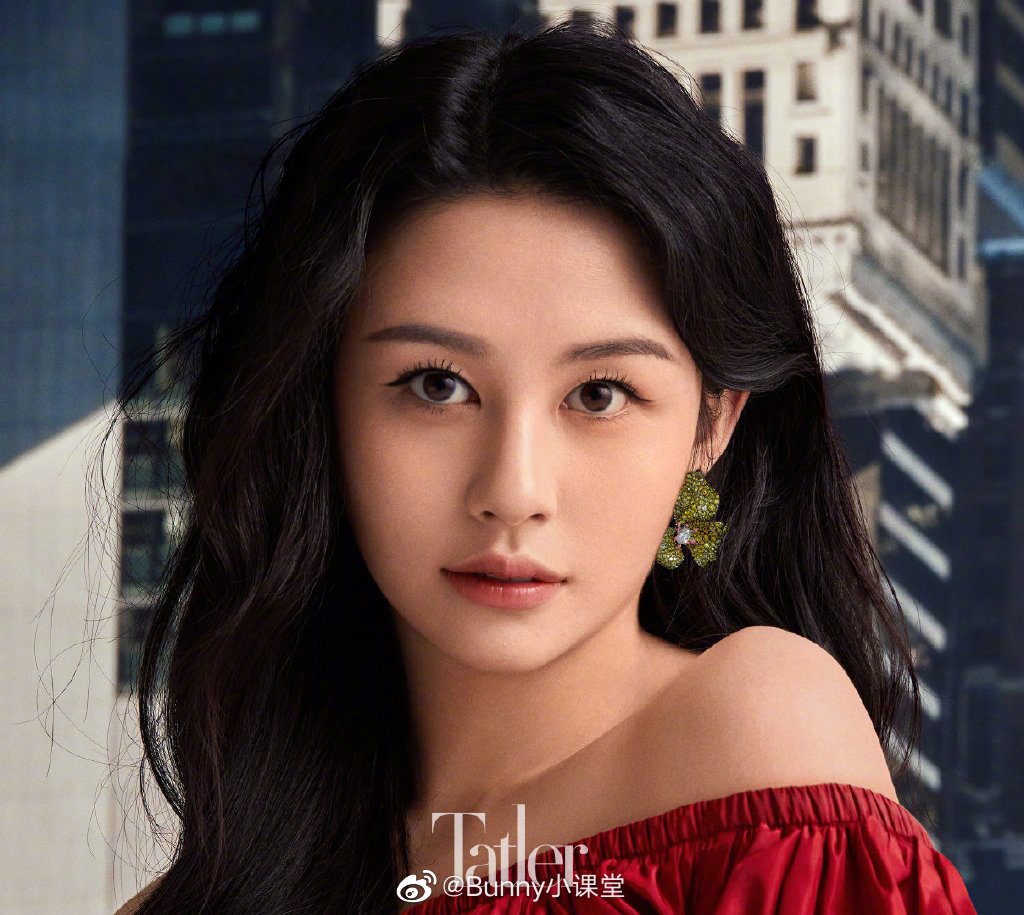 邱淑贞女儿沈月首封即将在韩国出道的美女来看看时尚表现力