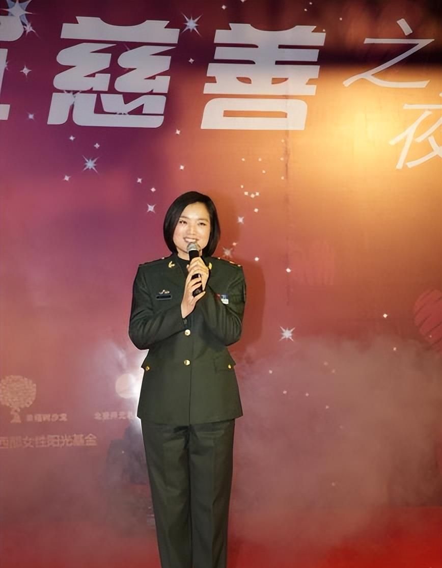 歌手白雪二婚嫁给小8岁的原艺如今被宠成公主