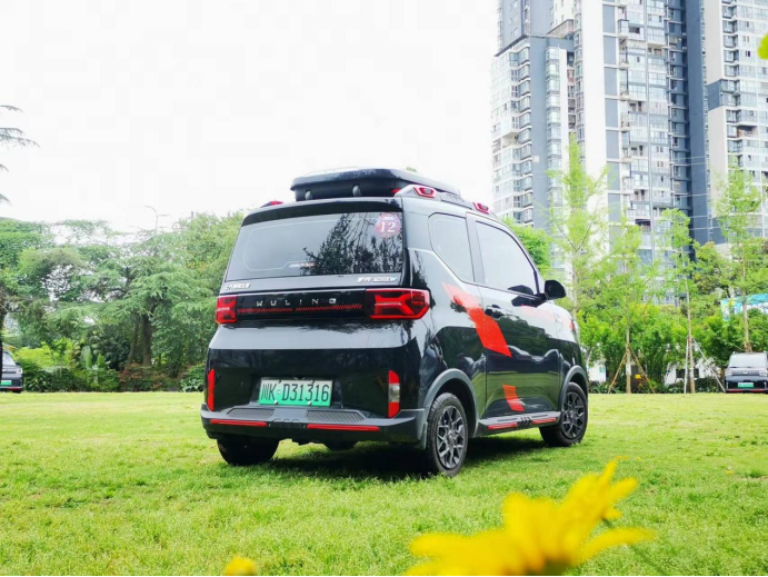 558万起售的大玩具试驾五菱宏光minievgameboy