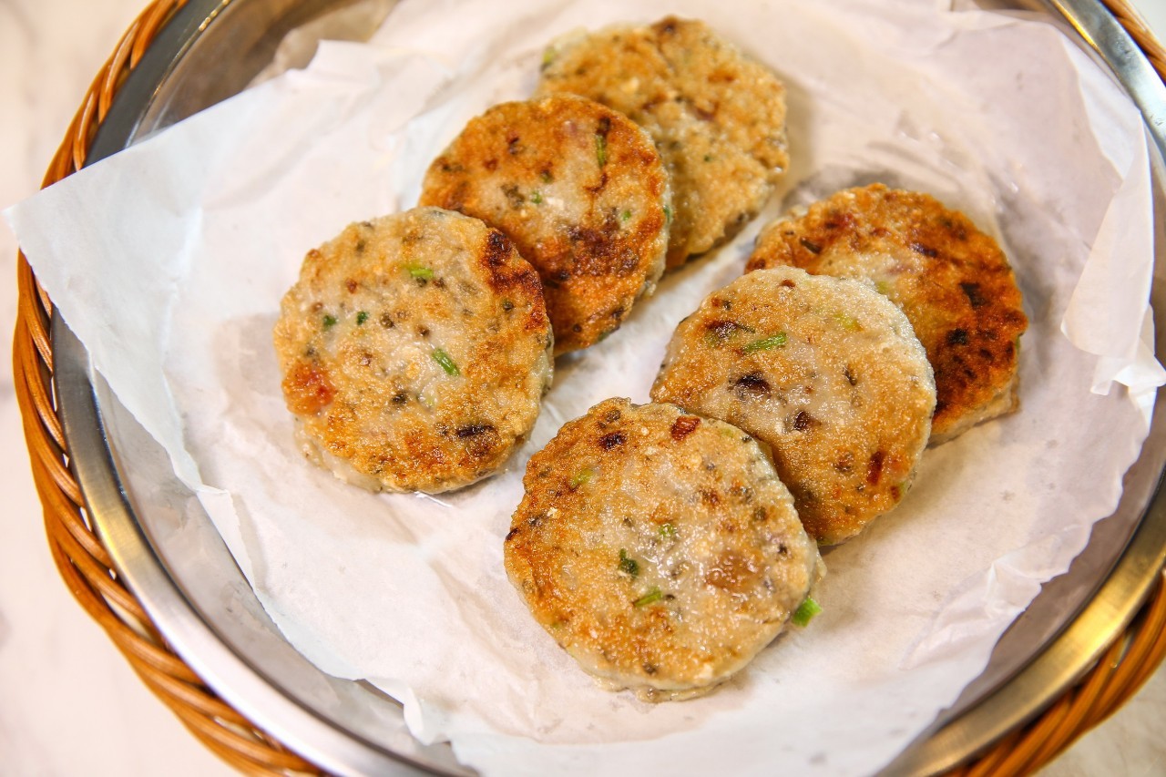 美味的香煎鱼肉饼