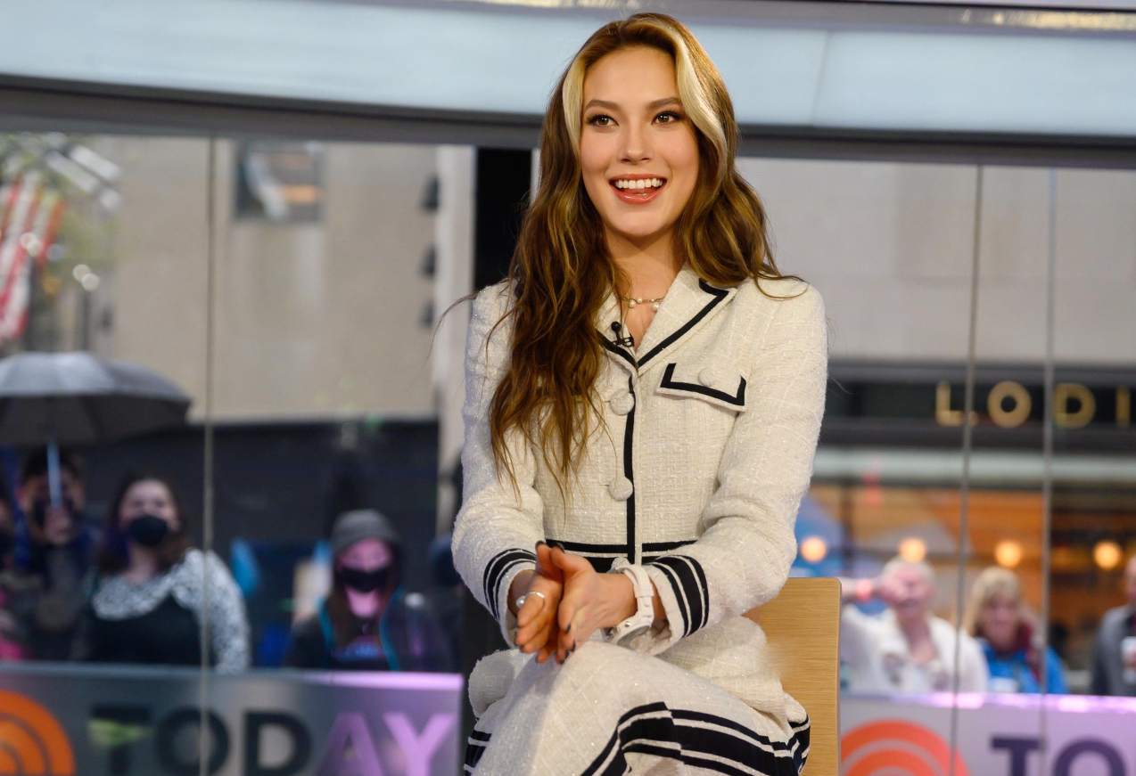 谷爱凌登上美国电视秀，腹肌明显身材好，回应争议：我有中国血统休闲区蓝鸢梦想 - Www.slyday.coM