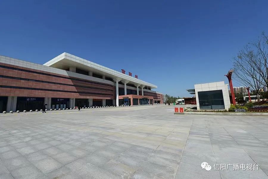 信阳火车站北广场新晋网红打卡地你去打卡了吗