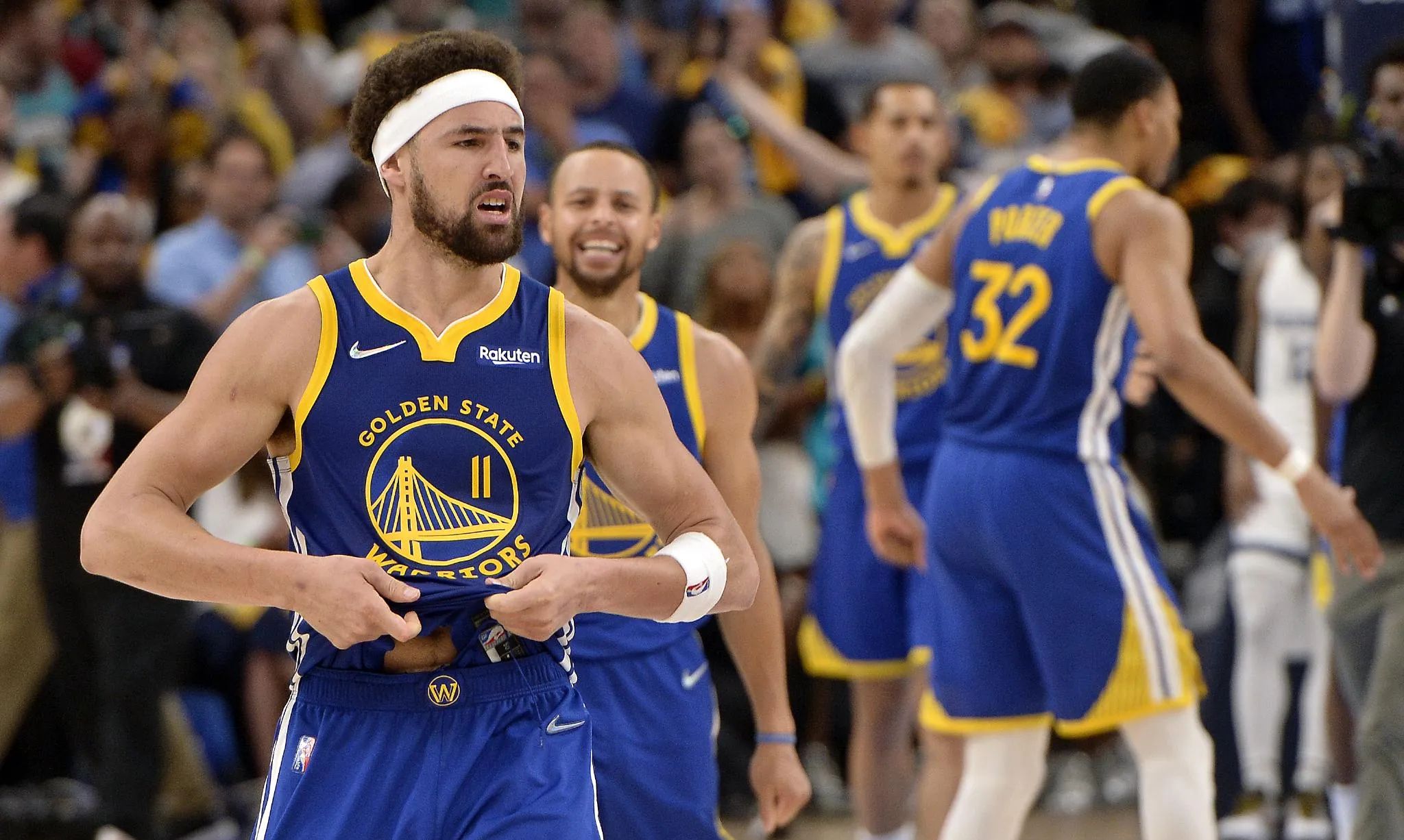 勇士求神拜佛绝境看汤普森3点优势比库里更像一哥