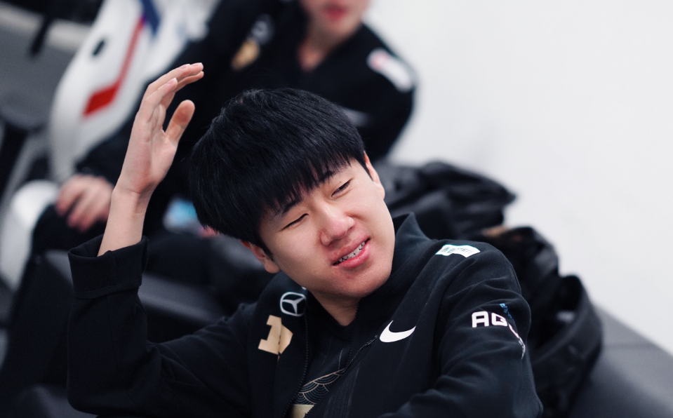 RNG与T1的差异在哪里?首发选手数据对比,小虎全面领先李哥休闲区蓝鸢梦想 - Www.slyday.coM RNG与T1的差异在哪里?首发选手数据对比,小虎全面领先李哥休闲区蓝鸢梦想 - Www.slyday.coM