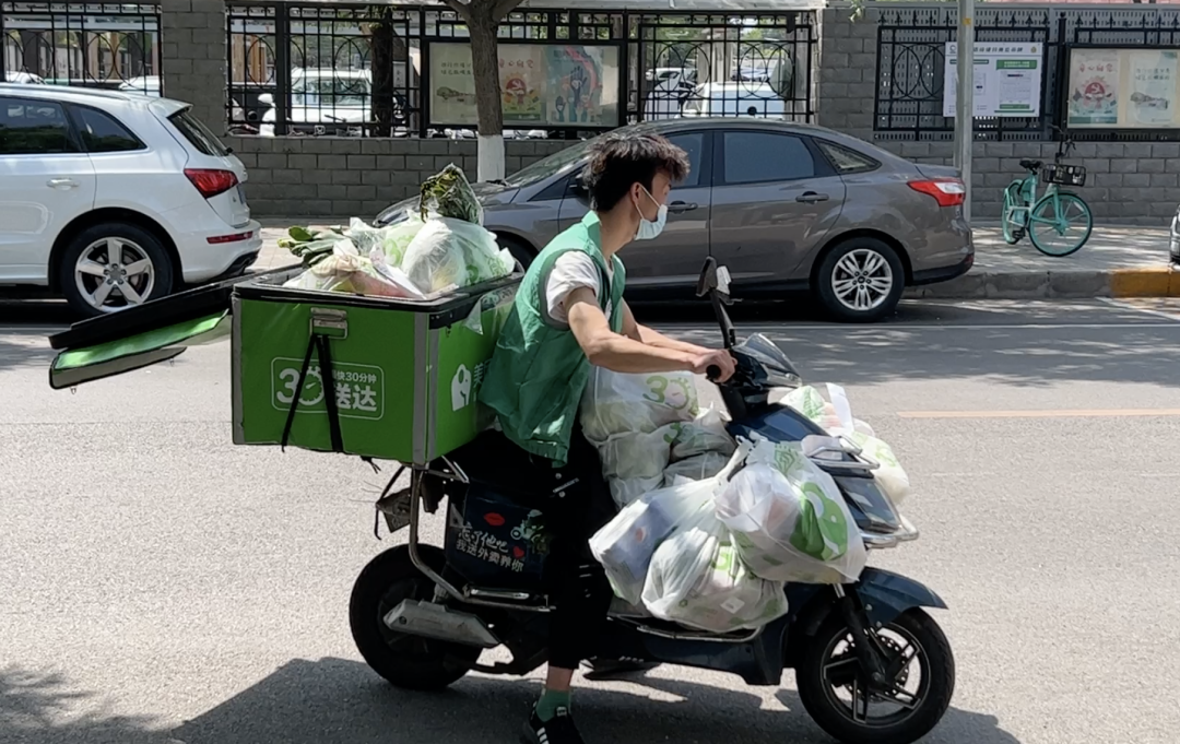 重点人员要戴n95口罩外卖快递配送员戴好了吗