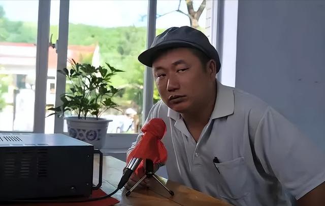 徐会计董三毛工资一个月8000供儿子上大学做居家好男人