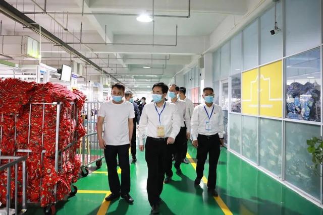 袁一旦深入企业调研督导五一期间两不停和疫情防控安全生产工作