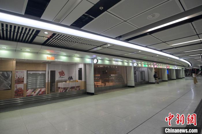 港铁东铁线过海段将通车会展站内放置兴建时挖掘到的炸弹弹壳