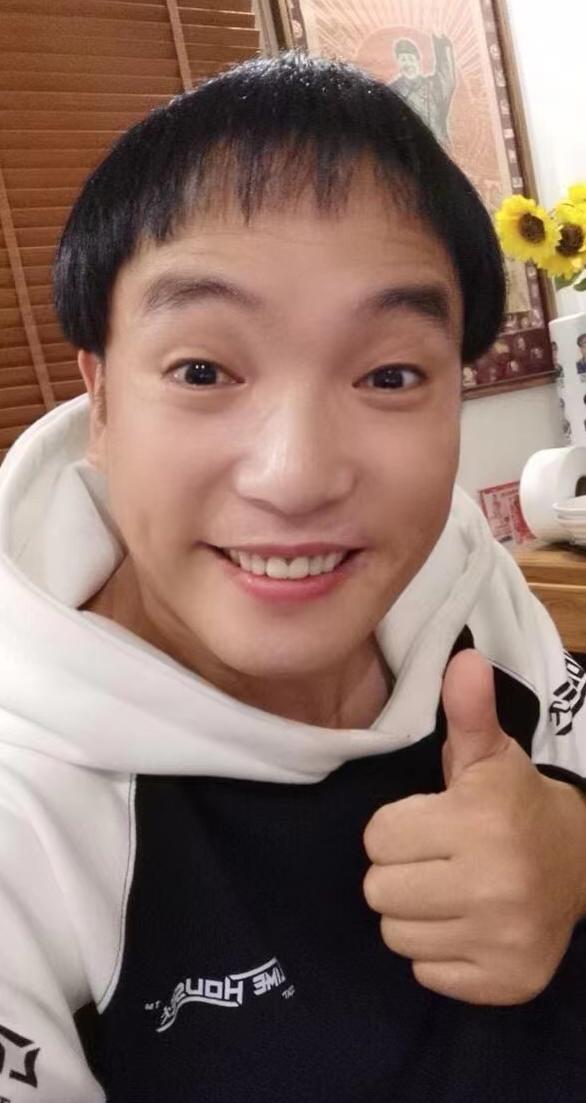 40岁的霍云龙是赵本山72号弟子,曾因出演《乡村爱情》中的"方正"一角