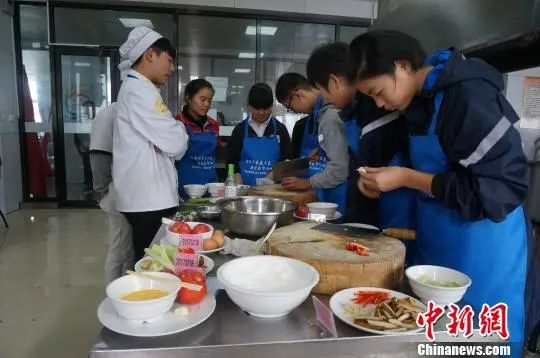 今年9月起，每个中小学生都要学煮饭、修家电、种菜休闲区蓝鸢梦想 - Www.slyday.coM