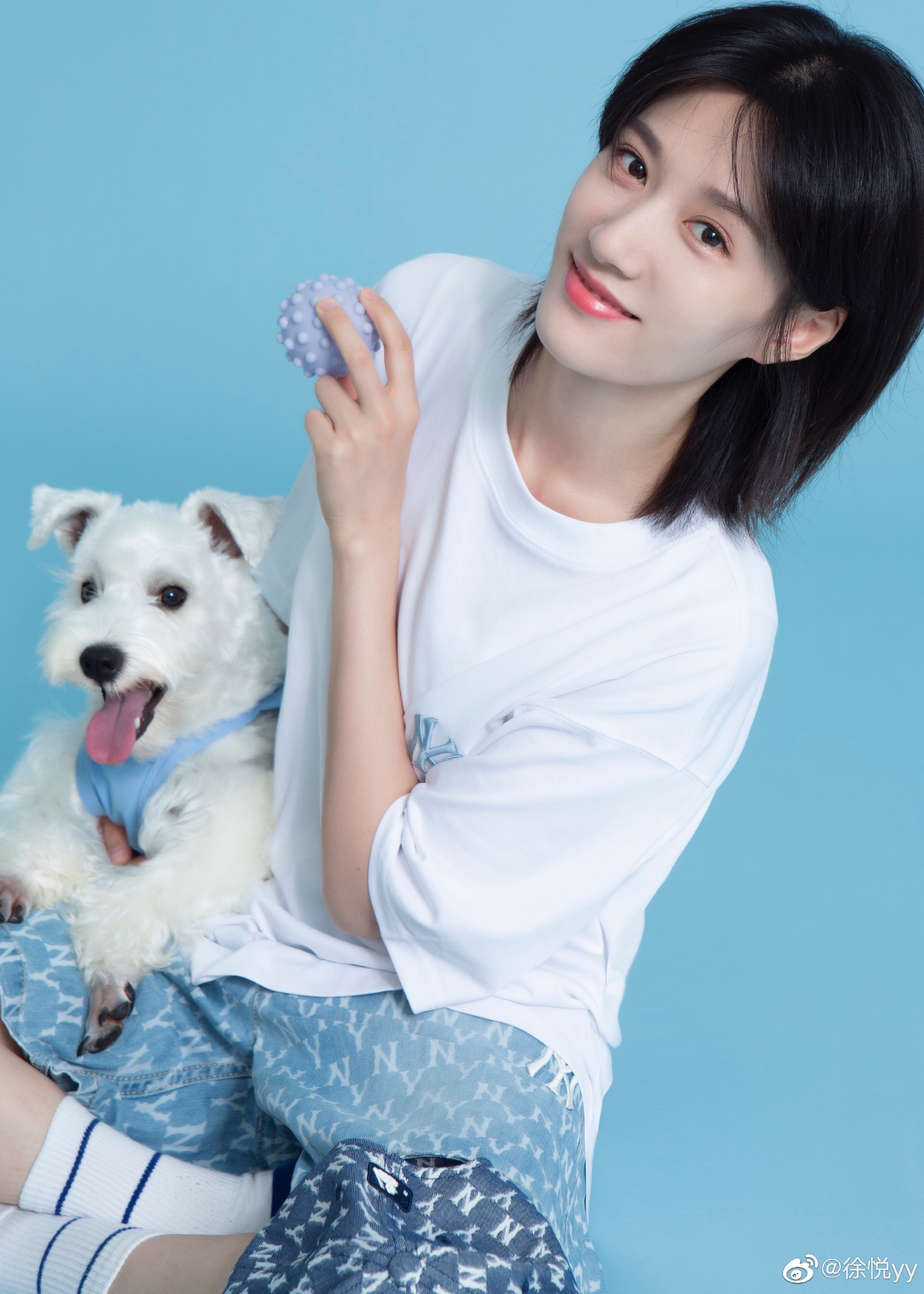 之间反复横跳,切换自如~狗↓姐↓狗↓日常就是在姐↓短发清爽又少年.