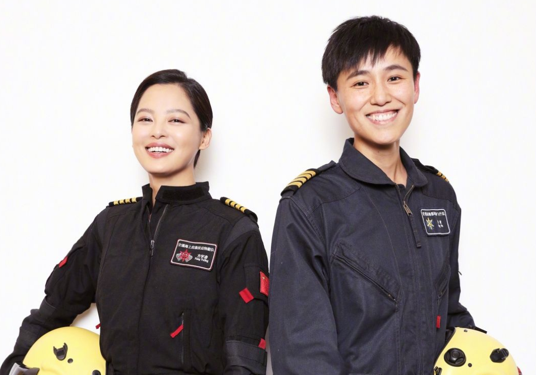 紧急救援原型机长宋寅获奖颜值超女明星让撒贝宁不自信