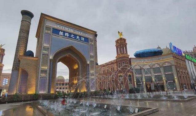 伊宁市属于哪个市