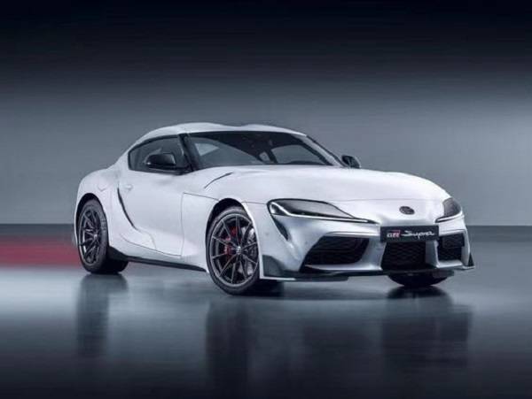 丰田新上的这款跑车496万起多色可选内饰更质感