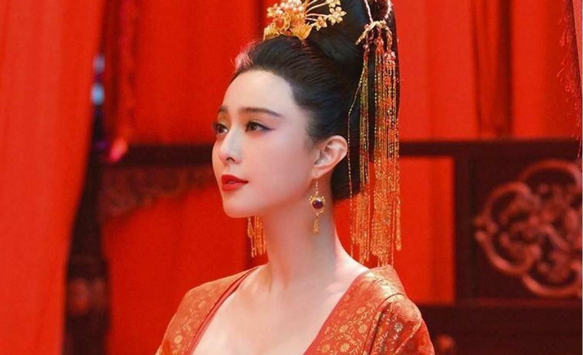 10位"杨玉环"扮演者:周洁经典,殷桃妩媚,伊能静的"辣眼睛" - 杨贵妃的