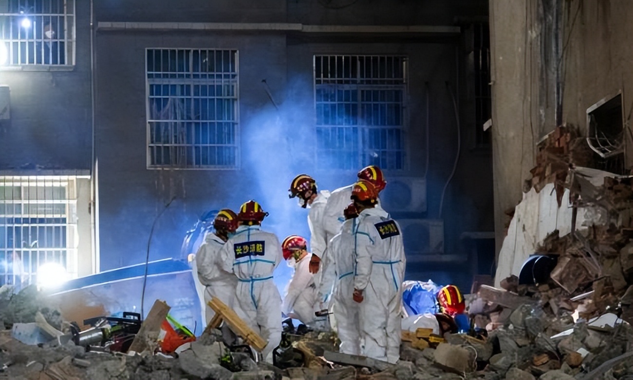 长沙房屋倒塌事故人员全部救出,53人遇难,9名嫌疑人被批捕休闲区蓝鸢梦想 - Www.slyday.coM 长沙房屋倒塌事故人员全部救出,53人遇难,9名嫌疑人被批捕休闲区蓝鸢梦想 - Www.slyday.coM