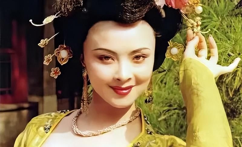 10位"杨玉环"扮演者:周洁经典,殷桃妩媚,伊能静的"辣眼睛" - 杨贵妃的