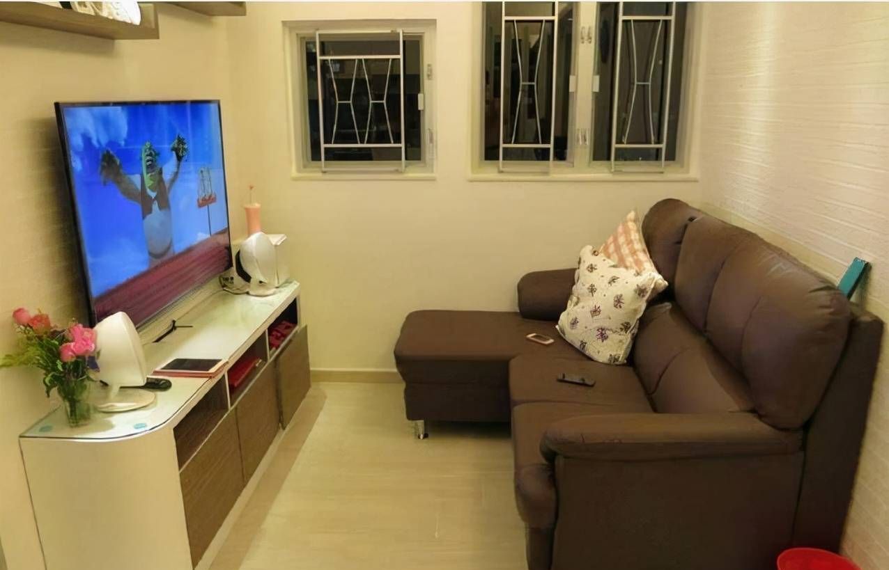 香港花830万买下43平极小户型15万装修好被亲戚吐槽不已