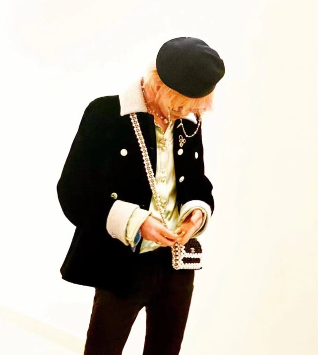 权志龙看秀造型大爆火!