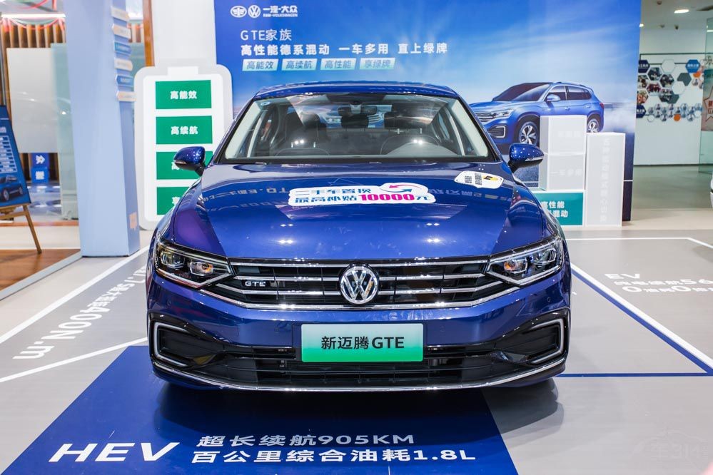 比亚迪汉DM-i对比迈腾GTE，自主这把能赢吗？