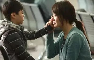 有了二胎后，宝妈一张晒图引发热议，吃芒果核的妈妈值得同情吗？休闲区蓝鸢梦想 - Www.slyday.coM