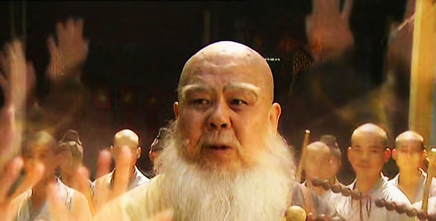 魔教十长老攻打华山,抢走了岳肃,蔡子峰记录的葵花宝典残本,东方不败