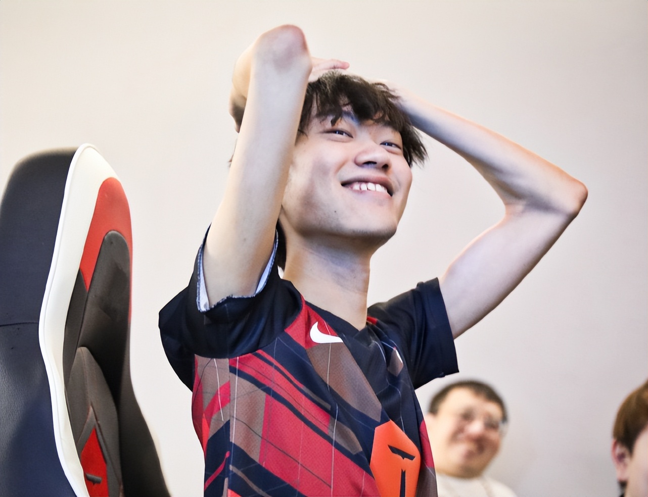 tes陷入中野危机knight道歉两段感情处理的很差劲