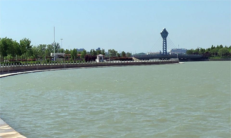 山东一景区女孩跳湖轻生，引来当地网友一片叹息声，直呼太年轻休闲区蓝鸢梦想 - Www.slyday.coM