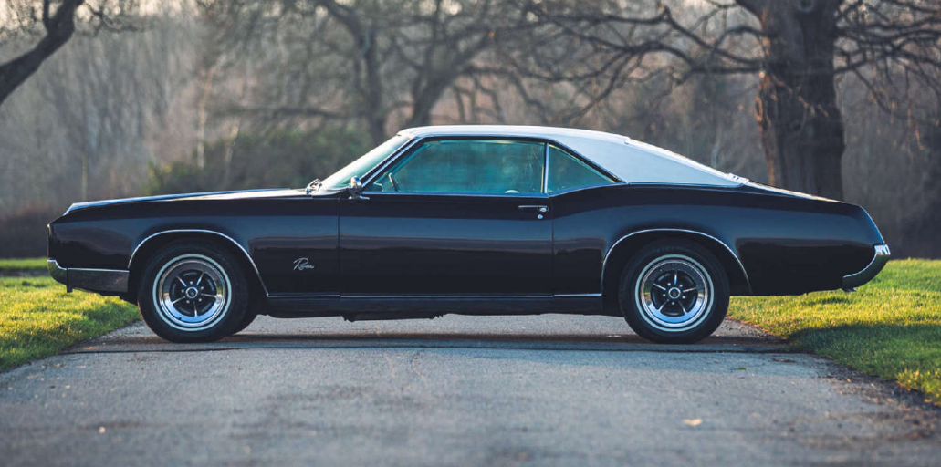 第二代别克里维埃拉搭载70升v8发动机