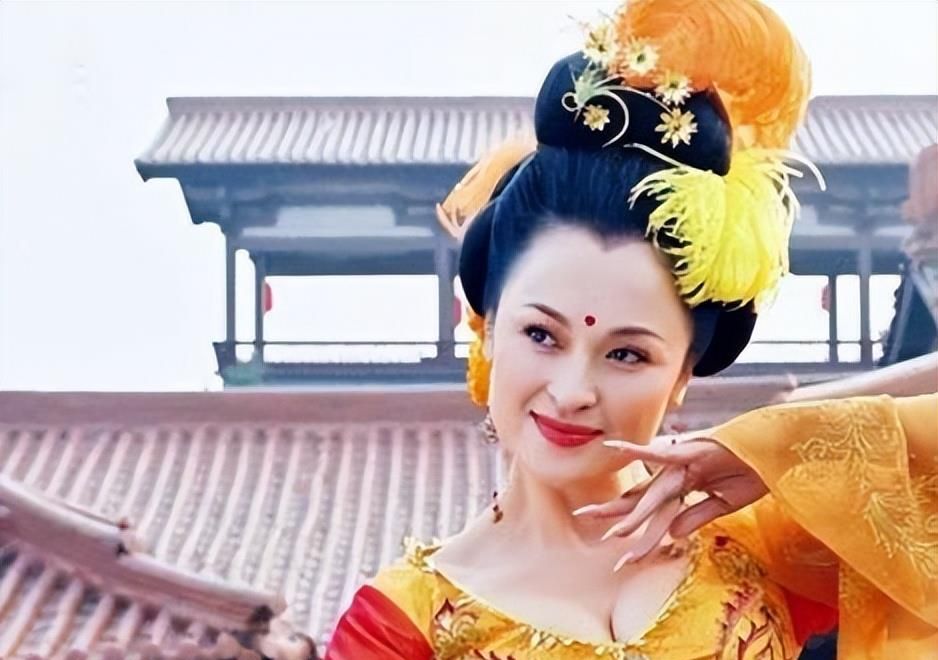 10位"杨玉环"扮演者:周洁经典,殷桃妩媚,伊能静的"辣眼睛" - 杨贵妃的