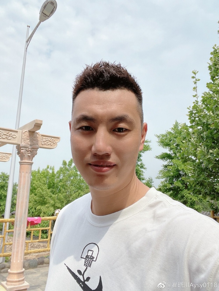 直播吧5月6日讯 北京男篮球员翟晓川更新了其个人微博.