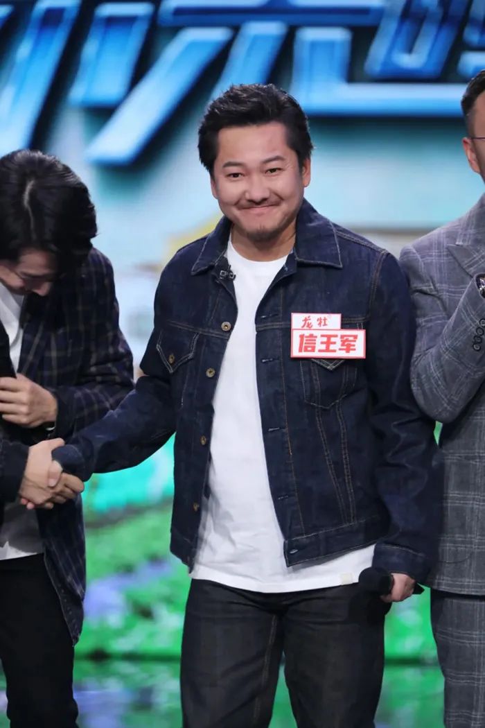 信王军他来到河南与云南的乡村,先后创作了诸多作品