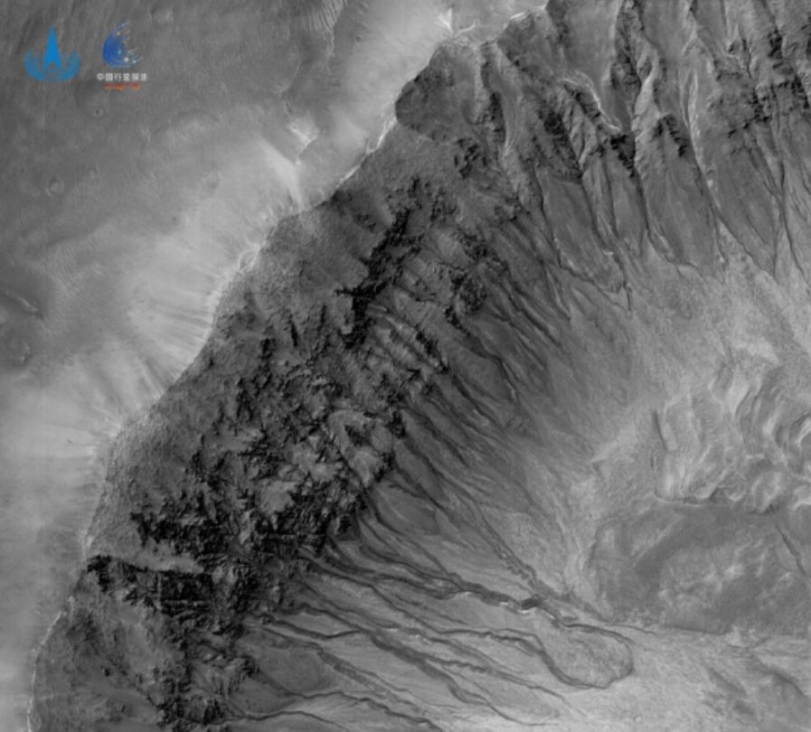 传回940GB数据!天问一号拍到火星“伤疤”,祝融号要“冬眠”了休闲区蓝鸢梦想 - Www.slyday.coM 传回940GB数据!天问一号拍到火星“伤疤”,祝融号要“冬眠”了休闲区蓝鸢梦想 - Www.slyday.coM