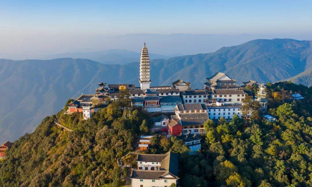 美翻鸡足山再现佛光带你邂逅奇妙仙境