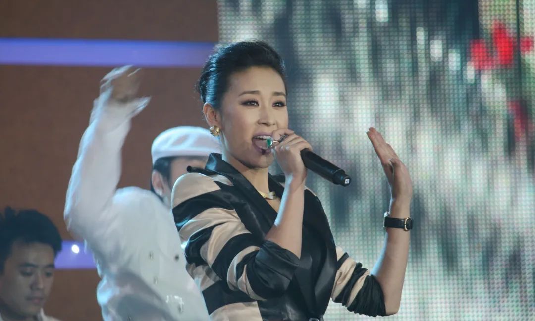 “李春来”胡明：一生只爱一个人，妻子和孩子都是他的宝休闲区蓝鸢梦想 - Www.slyday.coM