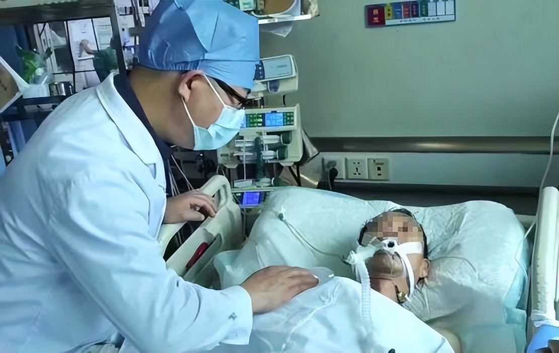 阿叔大面积脑梗死昏迷 中西结合治疗半月苏醒|南方医