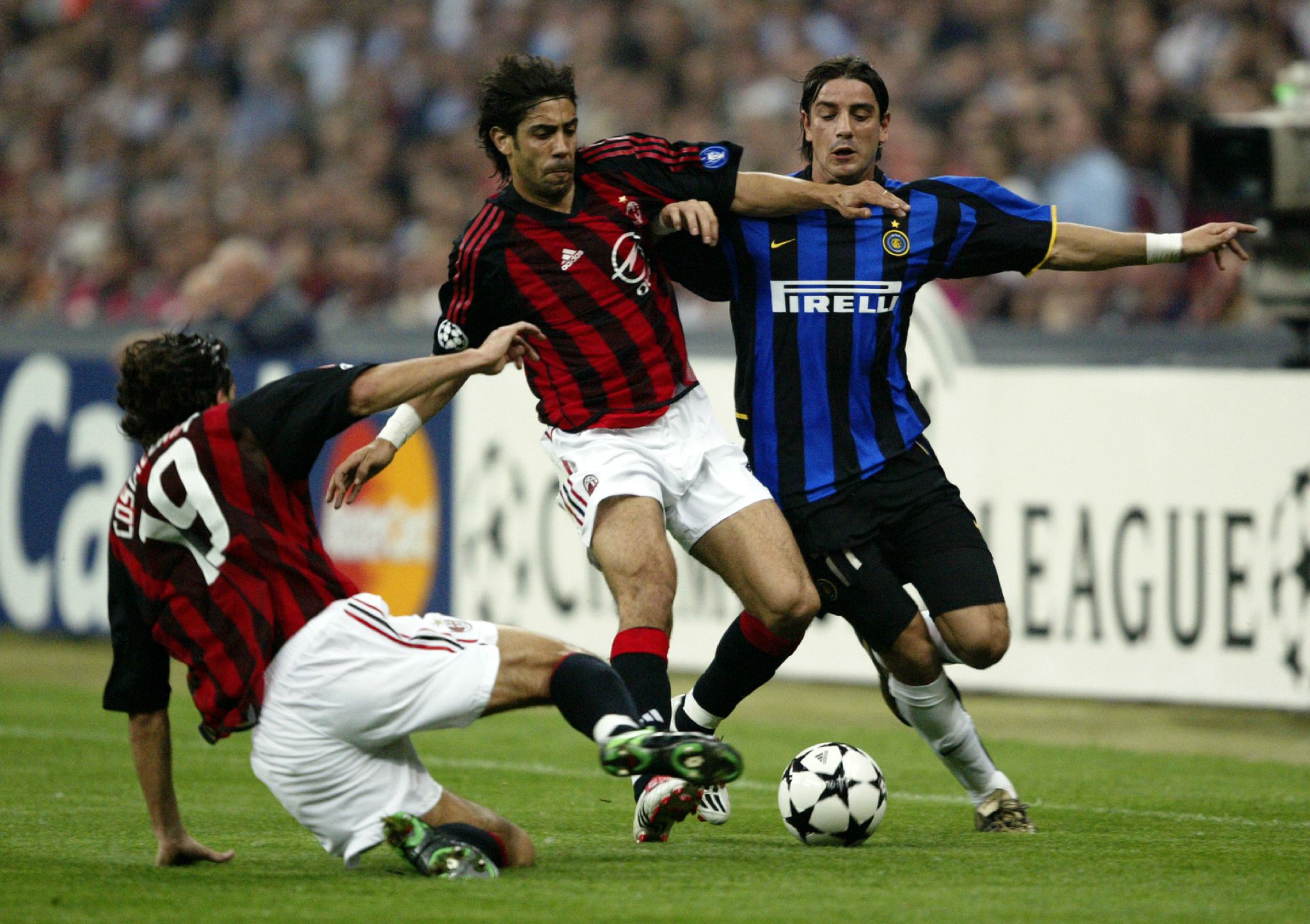 19年前今天首次欧冠米兰德比ac米兰0-0国米,经典瞬间你还记得吗