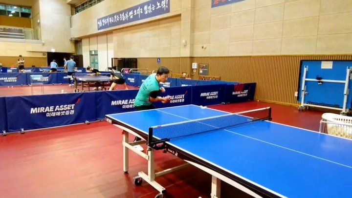 金泽洙的日直反手最近这营业率有点高是准备复出打个元老赛吗乒乓球