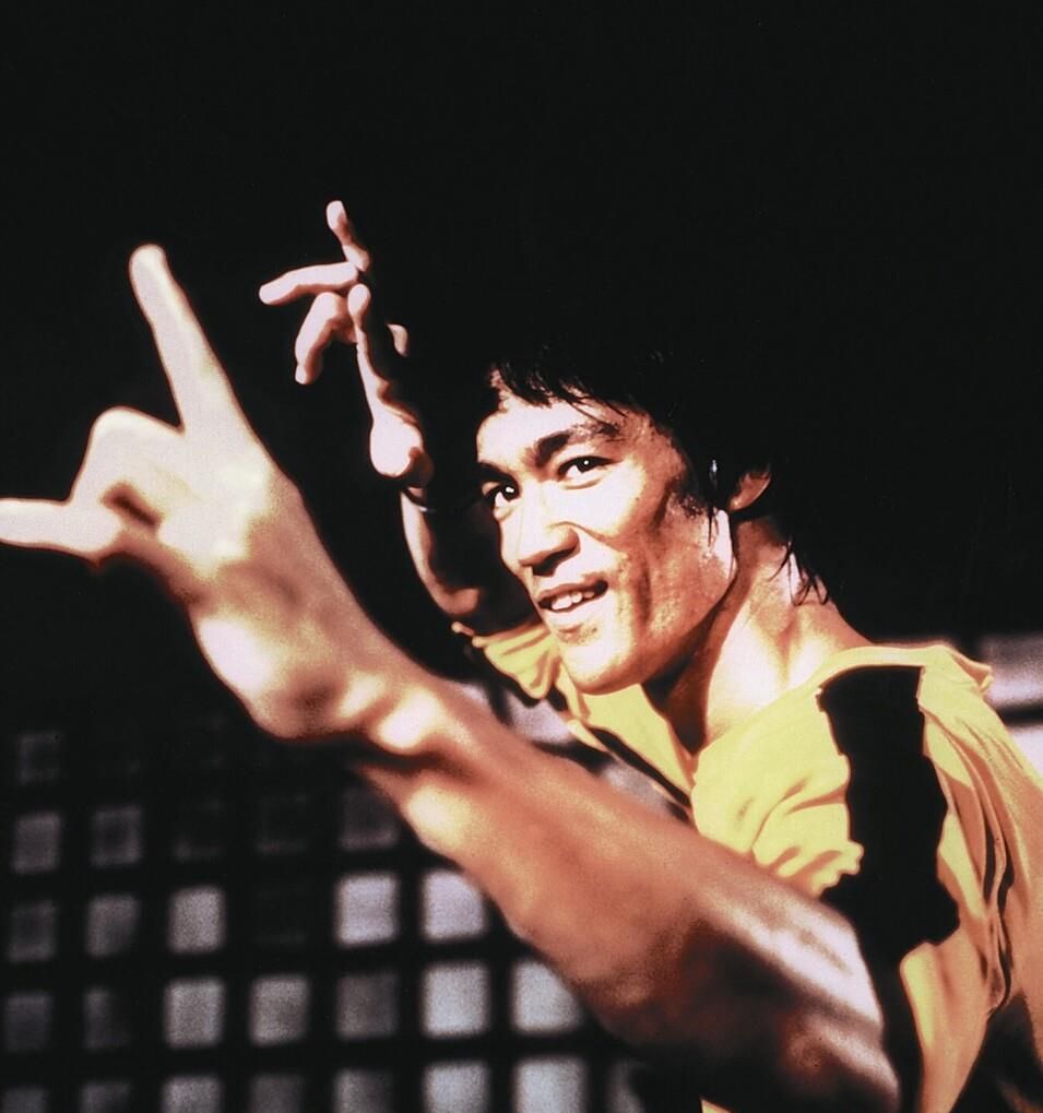 世间再无李小龙天妒英才英年早逝令人惋惜