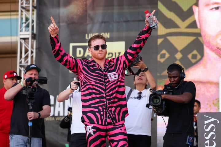 图文阿瓦雷兹vs比沃尔称重结束阿瓦像泰森般强壮能ko吗