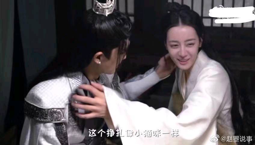 恰似故人归官微曾分享了一段任嘉伦热巴的吻戏花絮……休闲区蓝鸢梦想 - Www.slyday.coM 恰似故人归官微曾分享了一段任嘉伦热巴的吻戏花絮……休闲区蓝鸢梦想 - Www.slyday.coM