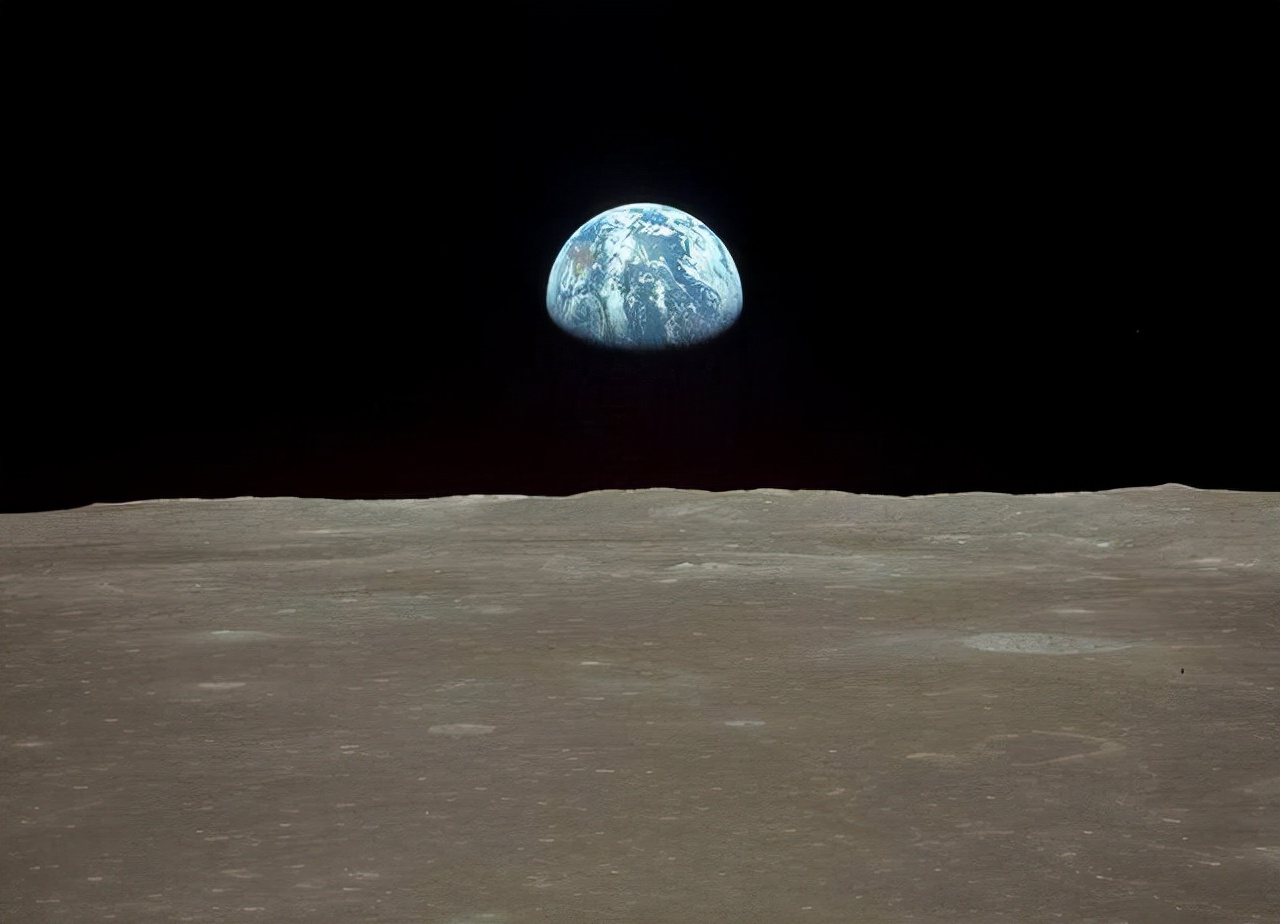 假如地球在恒星密集的星系中心，是不是就没有黑夜了？...