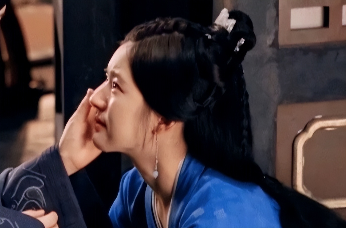 疑似《星汉灿烂》后期吐槽赵露思：拍古装染黄发，熬夜为她修镜头休闲区蓝鸢梦想 - Www.slyday.coM