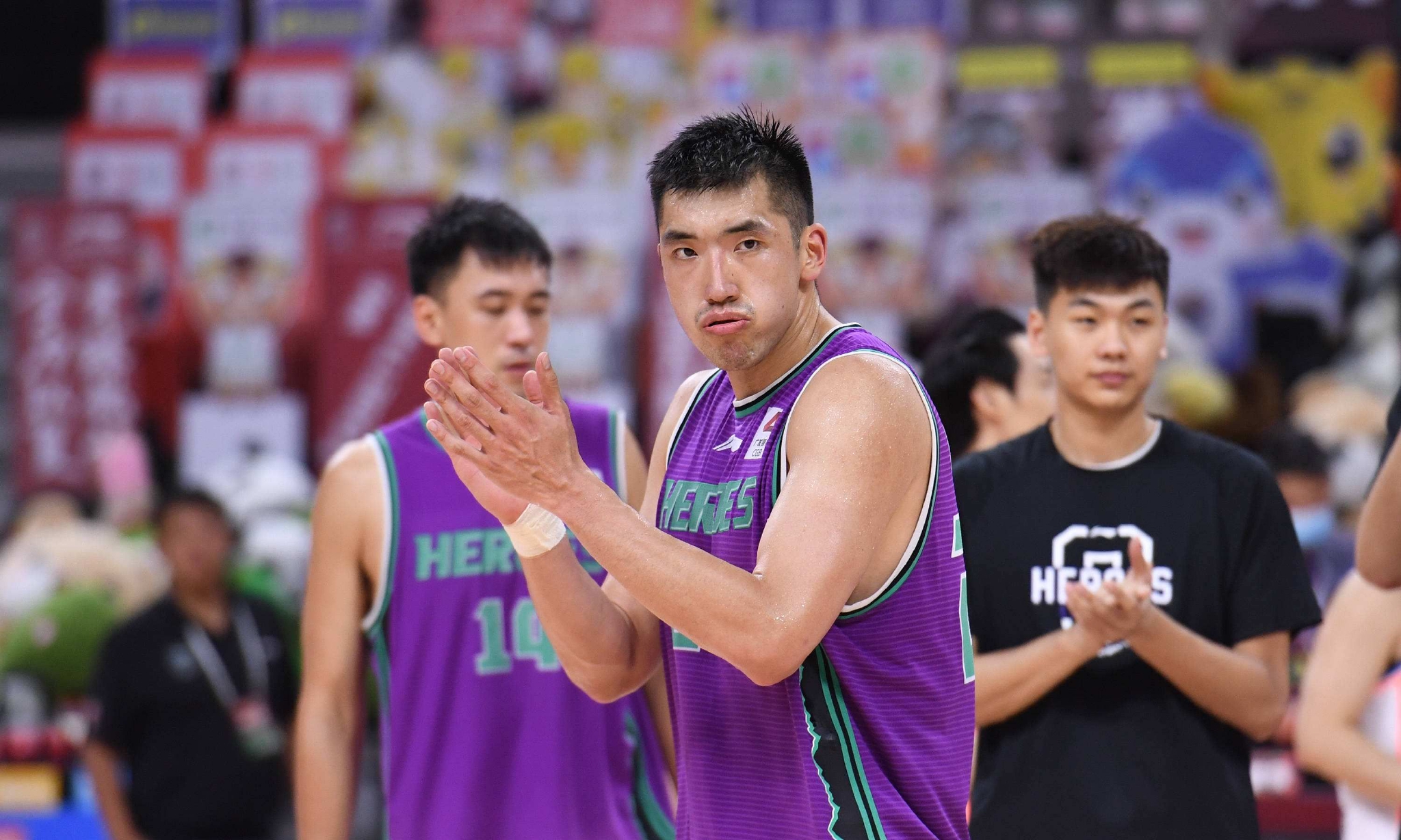 2米082米1232岁老将迎生涯第二春有望顶替胡金秋重回男篮