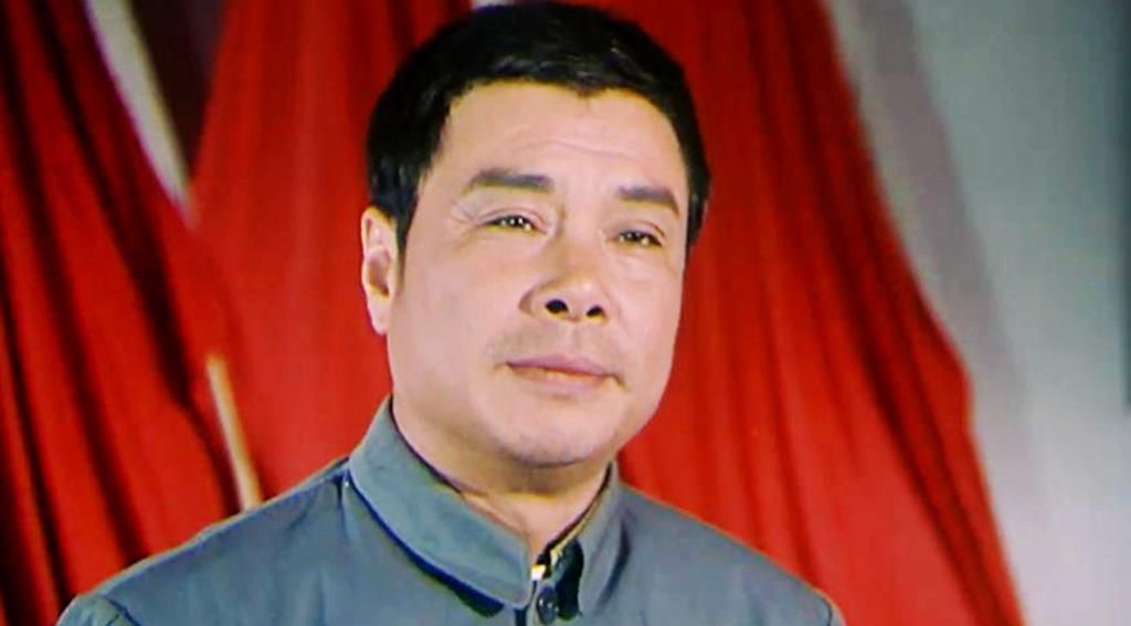 《泪痕》由北京电影制片厂拍摄,李文化执导,李仁堂,谢芳主演,讲述了新