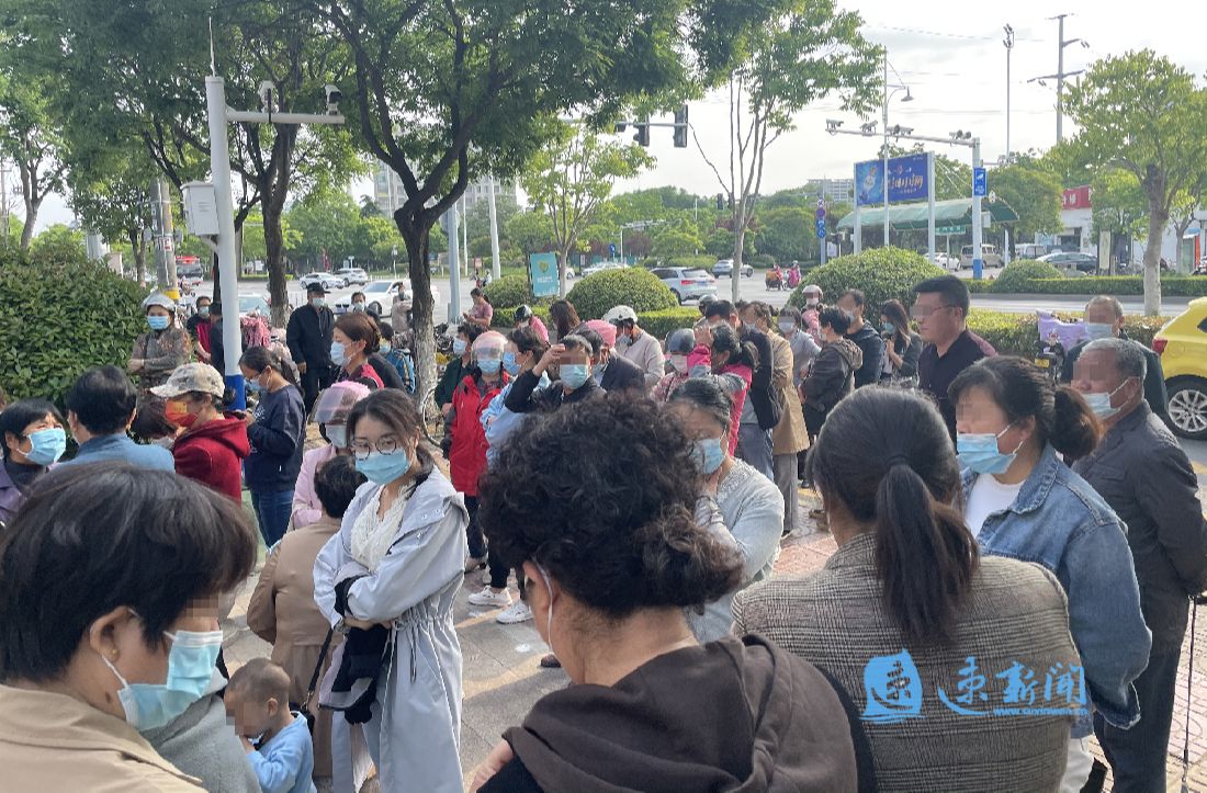 防疫曝光台丨人群聚集请戴好口罩